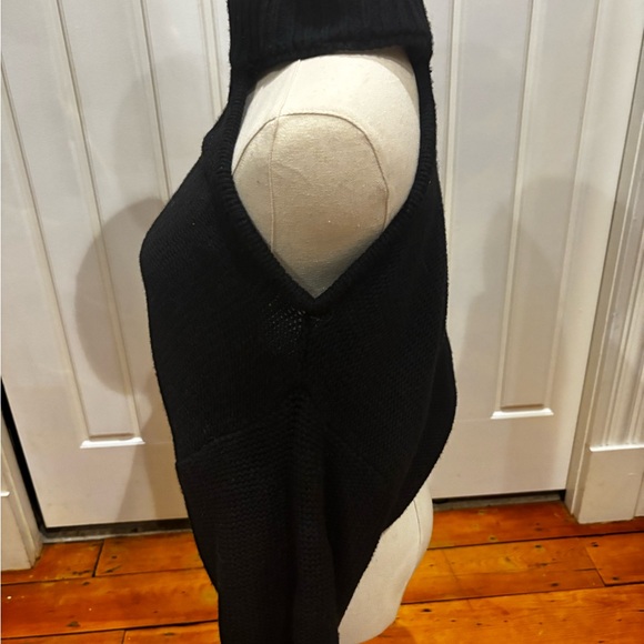 Misa Los Angeles Black Off-the-Shoulder Sweater - Picture 2 of 6